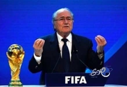 بلاتر : قطر قد تخسر تنظيم كاس العالم 