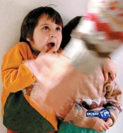 طفلة الثامنة اتصلت بأمها.. فتعرضت للضرب