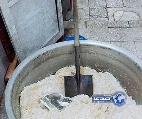 مطعم شهير بالمدينة يقلب الأرز بـ "كريك".. ومطالبات بإغلاقه