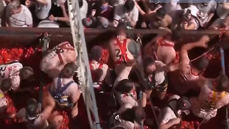 بالفيديو .. حرب الطماطم تعود في إسبانيا