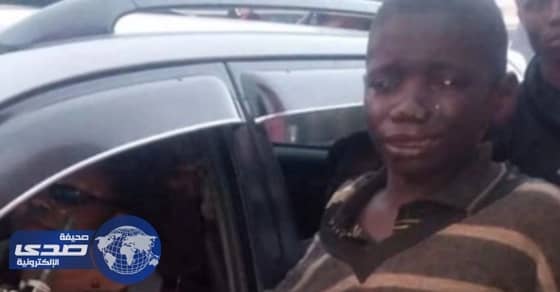 بالفيديو.. طفل متشرد ذهب لأخذ صدقة فأنفجر باكياً.. والسبب!