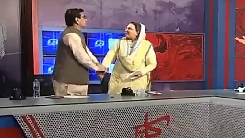 بالفيديو.. وزيرة باكستانية تصفع نائب برلماني على الهواء