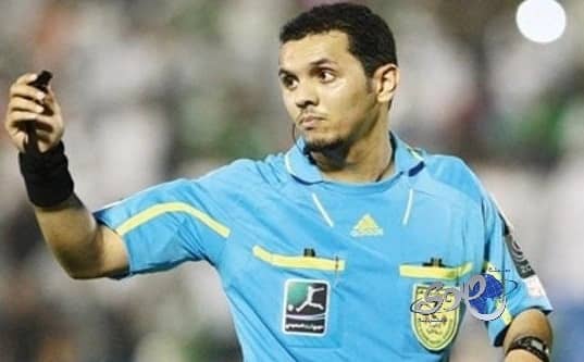 الحكم الهويش يوقف مباراة الخليج والنجمة