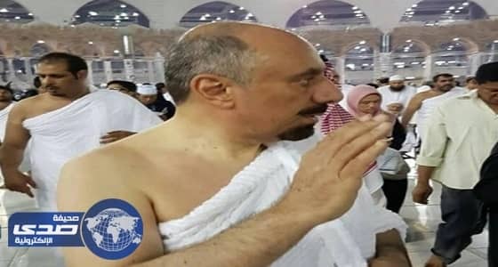 صور| الأمير جلوي بن عبدالعزيز يؤدي مناسك العمرة