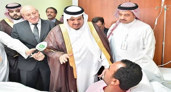 بالصور.. نائب أمير الرياض يتفقد المصابين والمواقع المتضررة من شظايا الصاروخ