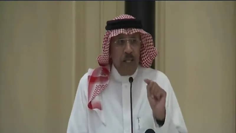 قصة تحول عبدالله بن جمعة من حامل طرود إلى رئيس أكبر شركة نفطية بالعالم (فيديو)