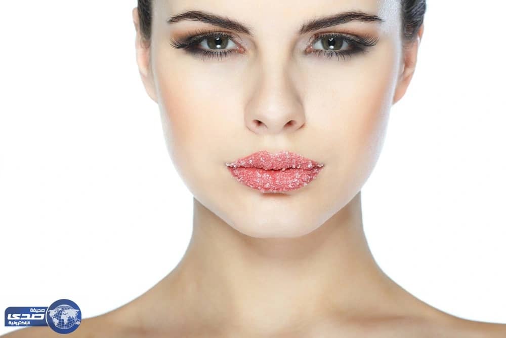 تعرفي علي 6 طرق للحصول علي شفاه وردية