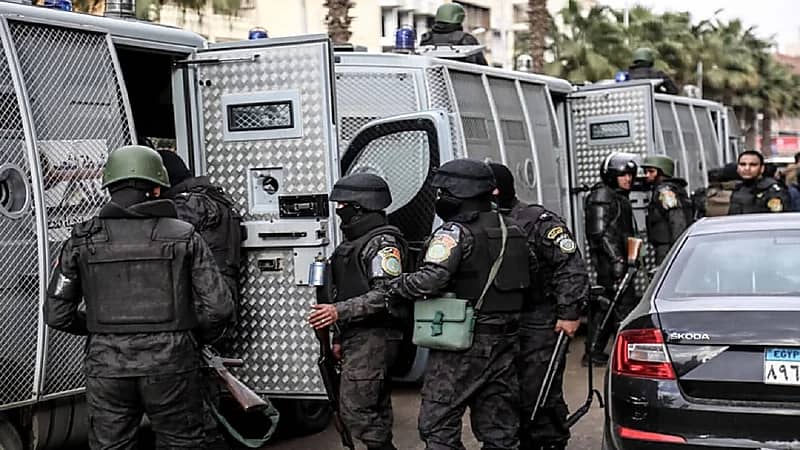 القبض على اعلامي مصري بتهمة النصب