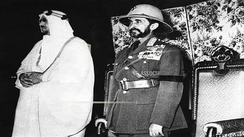 صورة نادرة لجلالة الملك سعود مع الامبراطور الاثيوبي هيلاسيلاسي