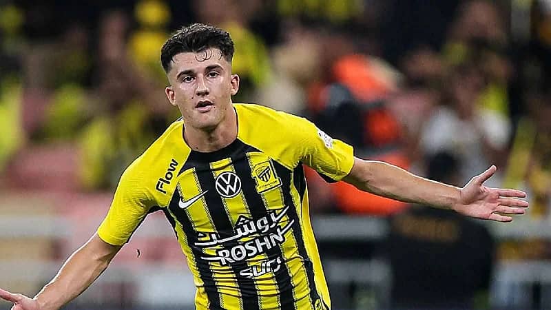 الاتحاد يقترب من إعارة هيرنانديز للشباب