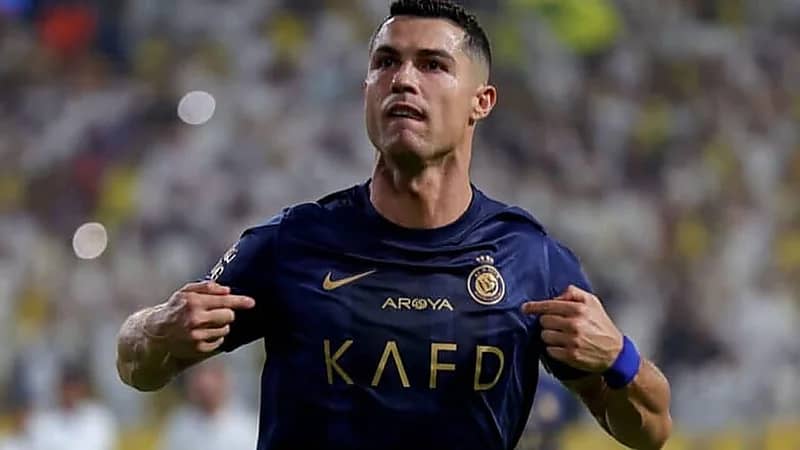 رئيس الاتحاد الباكستاني يورط رونالدو في أزمة الكريكيت مع الهند .. فيديو