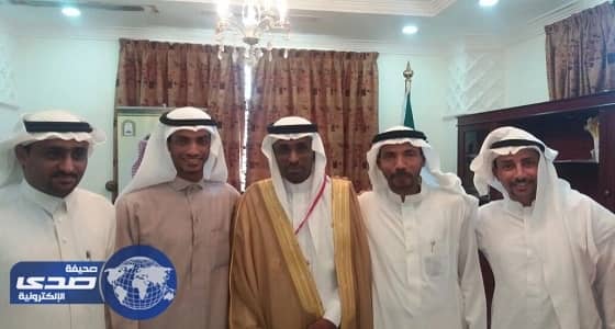 محافظ صبيا يستقبل رئيس وأعضاء مجلس إدارة «القوز» ويقدم دعما ماليا لهم