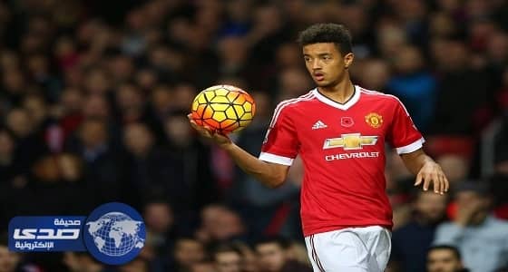 مانشستر يونايتد يعلن إعارة إثنين من لاعبيه لنهاية الموسم