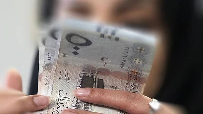 "هل إذا استلمت الزوجة دعم حافز يؤثر على حساب المواطن؟".. البرنامج يجيب