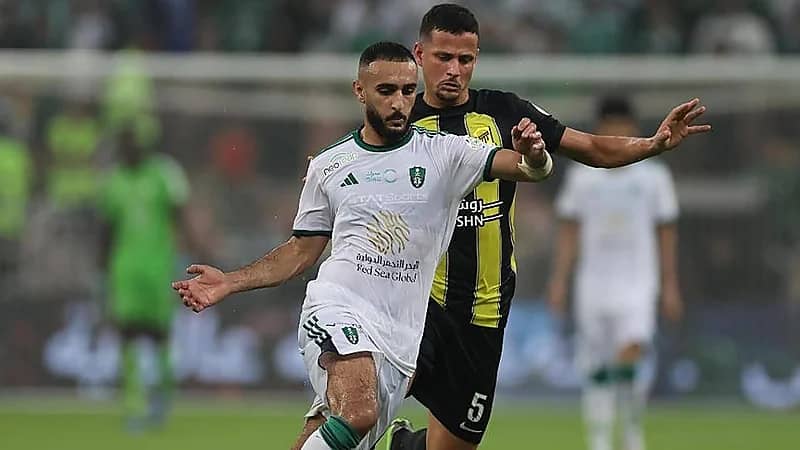 نجم الأهلي على رادار نادٍ كبير في روشن