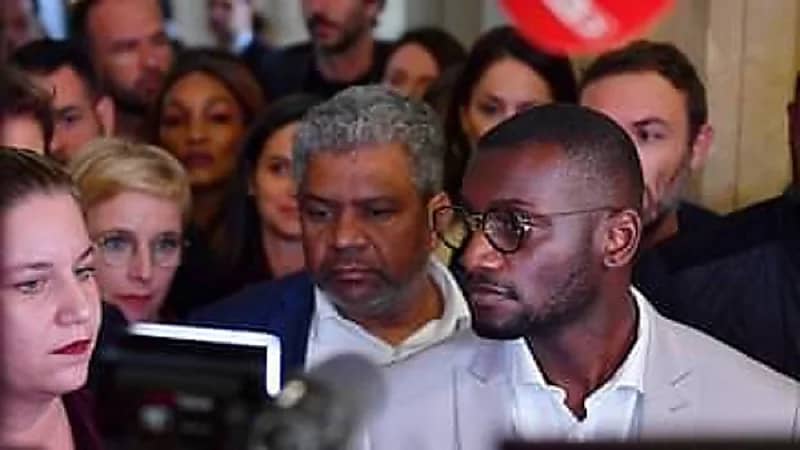 بالفيديو.. فوضى في البرلمان الفرنسي بعد إهانة عنصرية لنائب بشرته سمراء:"عود لأفريقيا"