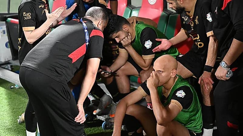 حسرة لاعبي الوحدة بعد الهبوط .. فيديو