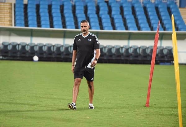 مدرب الأهلي السابق يقترب من خلافة ماميتش في تدريب النصر