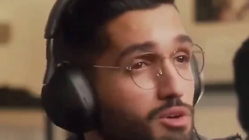 بكاء أحمد خميس أثناء حديثه عن طلاقه .. فيديو