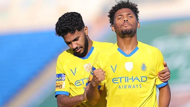 توصية بعدم الزج بـ فوفانا وأيمن يحيي أمام برسبوليس الإيراني