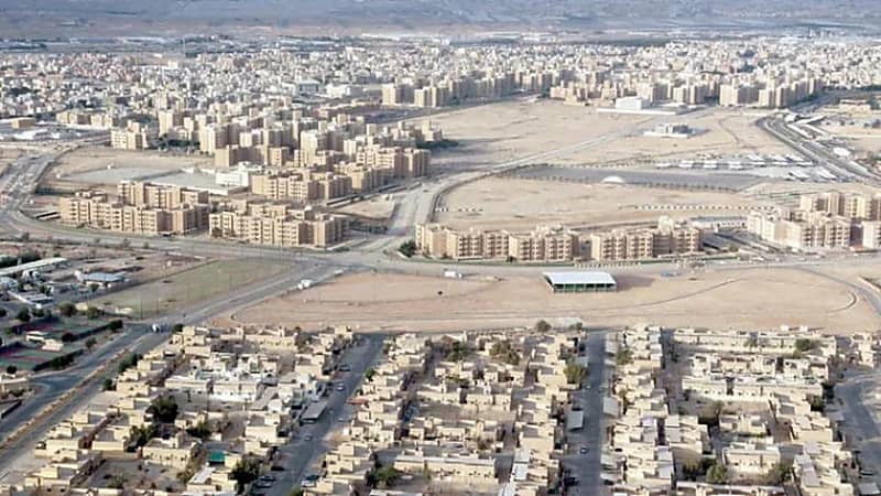 بالفيديو.. اقتصادي: القطاع العقاري متضخم جدا وبشكل "مبالغ" فيه