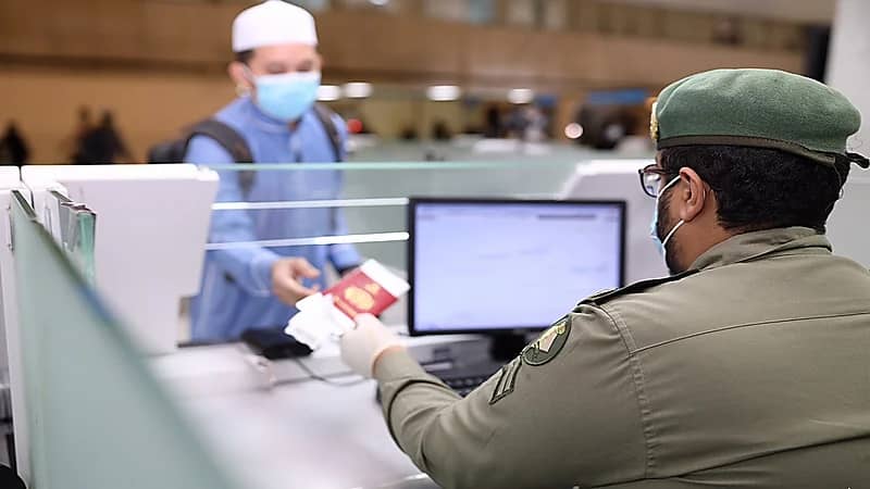 "الجوازات" توضح مدى إمكانية تغيير جهة القدوم عن المحددة في التأشيرة