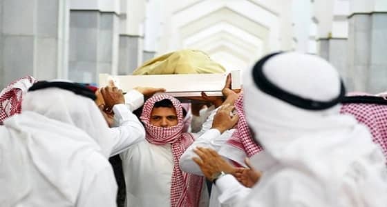 محافظ الطائف يؤدي صلاة الميت على شهيد الواجب الثبيتي