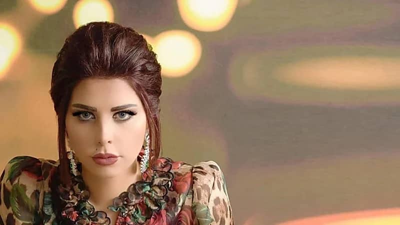 شاهد.. شمس الكويتية تثير الجدل بسبب ظهورها بملابس الصلاة