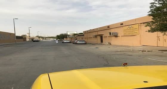 بالصور.. أمانة الرياض تزيل أكشاك مخالفة بالملز