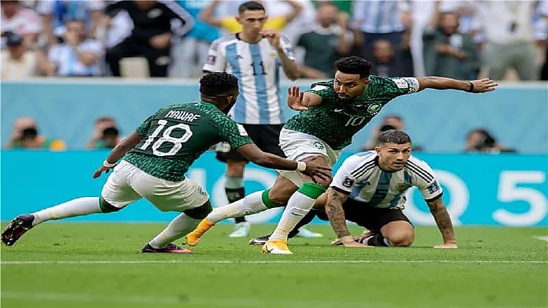 مدرب الأرجنتين يختار سالم الدوسري كأفضل لاعب عربي
