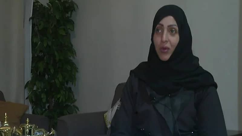 شاهد.. أم لـ 7 أيتام تعبر عن مشاعرها بعد حصولها على سكن يأوي أبنائها