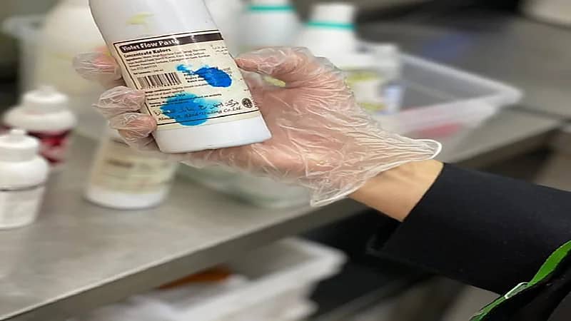 ضبط مستحضرات تجميل منتهية الصلاحية بالطائف