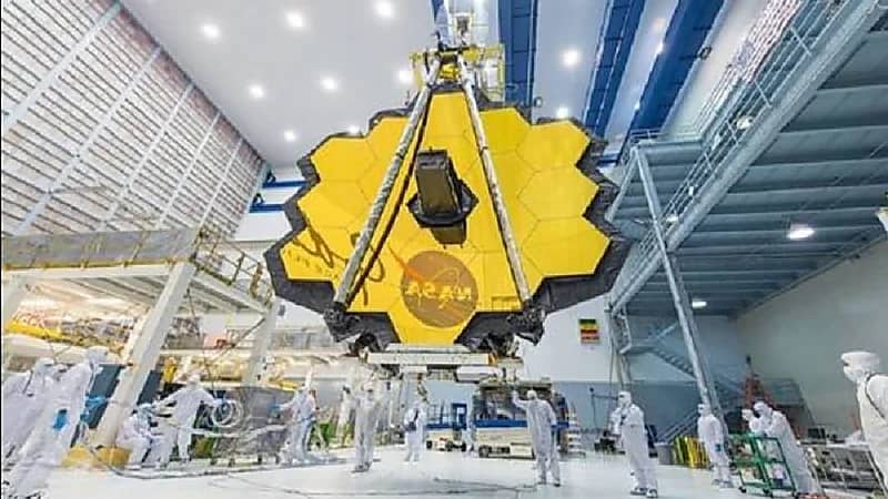 إطلاق تلسكوب جيمس ويب الفضائي "الأكثر تعقيدا على الإطلاق"