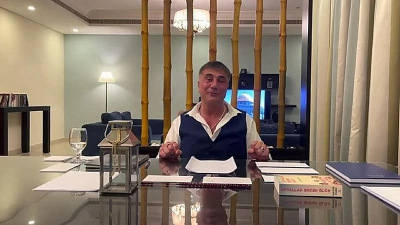 زعيم مافيا تركي يفضح وزير الداخلية: "ساعد محتال على الهرب"