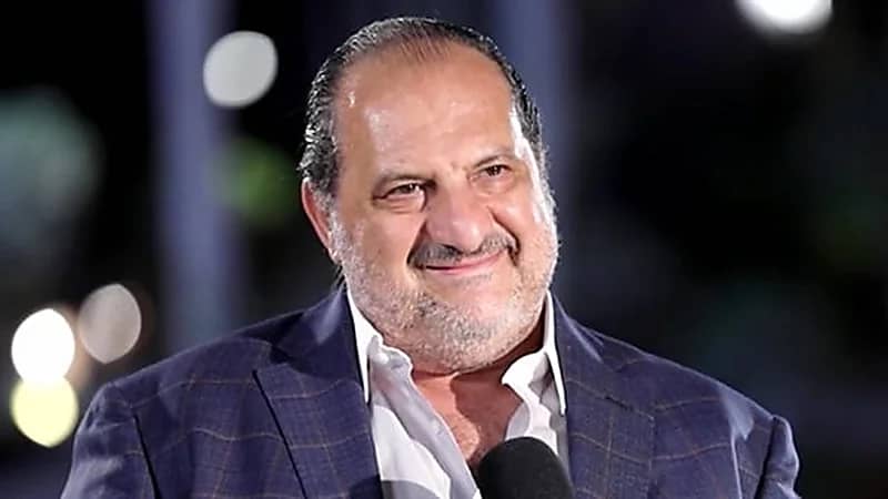 خالد الصاوي يتراقص على أغنية مخصماك.. فيديو