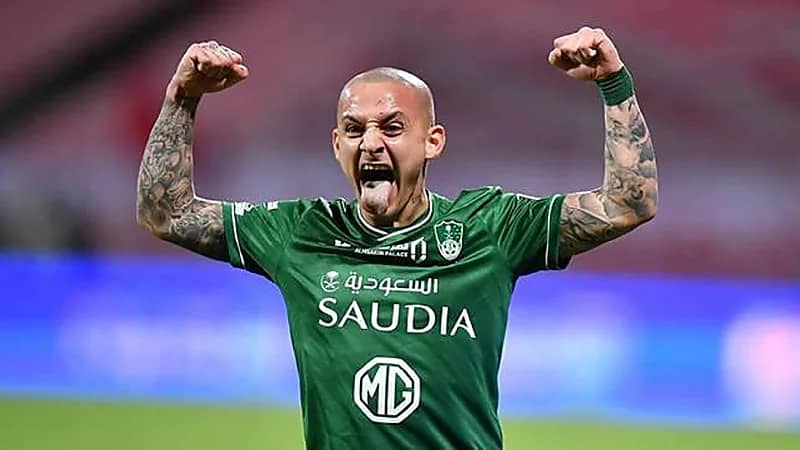 نادي كرايوفا الروماني يتفاوض مع " ميتريتا " لضمه إلى صفوف الفريق