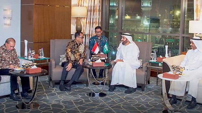 وزير الحج يستقبل وزير النقل بجمهورية إندونيسيا لبحث زيادة أعداد رحلات المعتمرين
