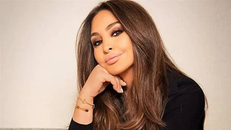 إليسا تتعرض للنصب من رجل أعمال لبناني