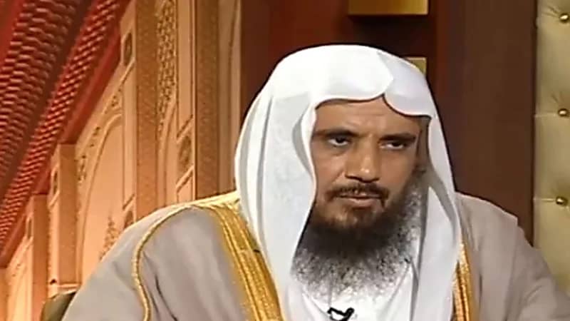 الخثلان يوضح حكم تهنئة الكفار بأعيادهم