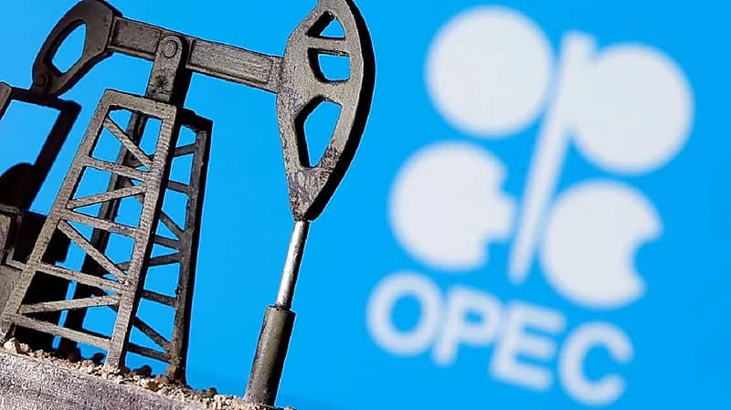 خبير اقتصاد: الطاقة "قنبلة السعودية النووية" وبها لقنت روسيا درسًا قاسيًا