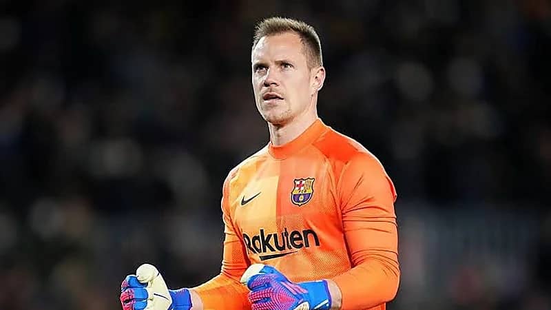 برشلونة يعتمد إصابة تير شتيجن طويلة الأمد لتسجيل الحارس الجديد