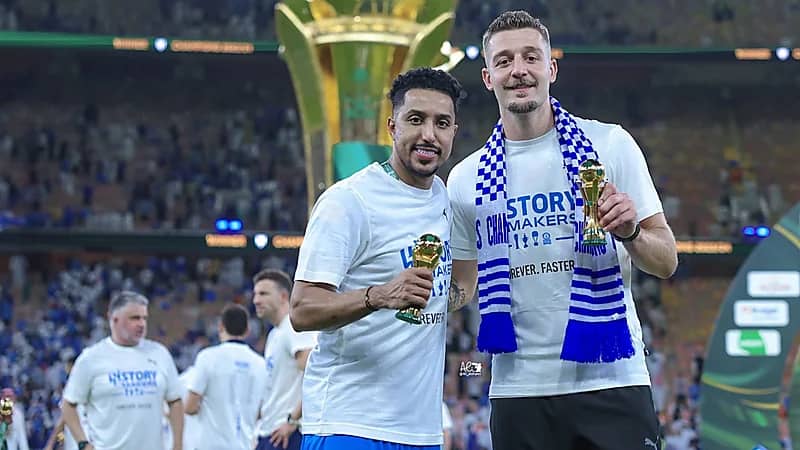 ثنائي الهلال ضمن المرشحين لجائزة أفضل لاعب في الشرق الأوسط