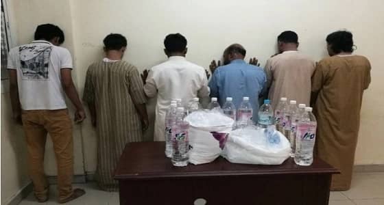 بالصور.. شرطة مكة تطيح بمروجي مسكرات ومخدرات