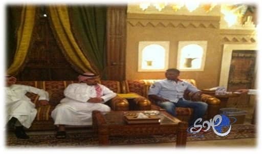 مستوطنون يعتدون على ناشط فلسطيني ويحطمون مركبة بالضفة