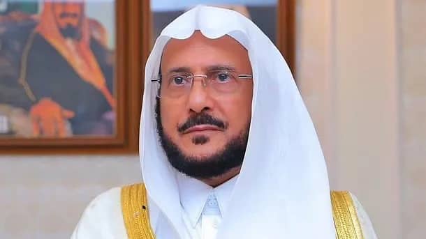 "وزير الشؤون الإسلامية والدعوة" ينتقد الخطوط الجوية السعودية