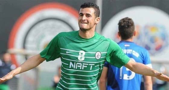 القادسية يسعي للتعاقد مع أيمن حسن