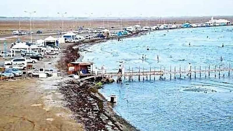 تفاصيل العثور على معلم متوفى داخل مركبته في القنفذة