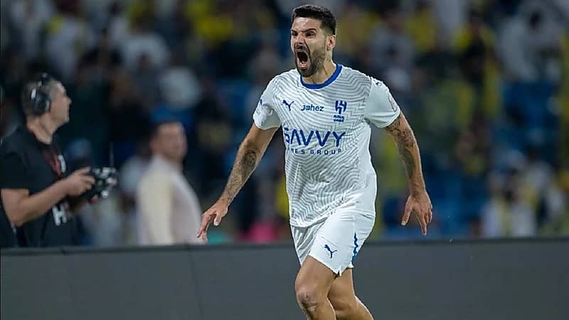 برمنغهام يقدم عرضًا رسميًا لضم ميتروفيتش