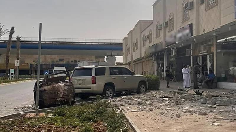 تطاير أجزاء من مغسلة ملابس بالرياض والدفاع المدني يباشر .. صور