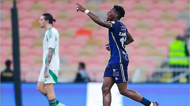 الرائد ينفي أنباء انتقال زكريا هوساوي للنصر